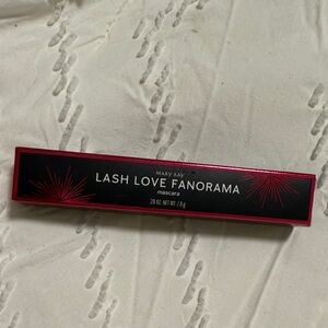 Mary Kay Lash Love Fanorama Mascara - Black -NIB
